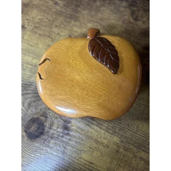 Apple Shaped Wooden Trinket Puzzle Jewelry Keepsake Box School Teacher Gift Vtg - Picture 15 of 15